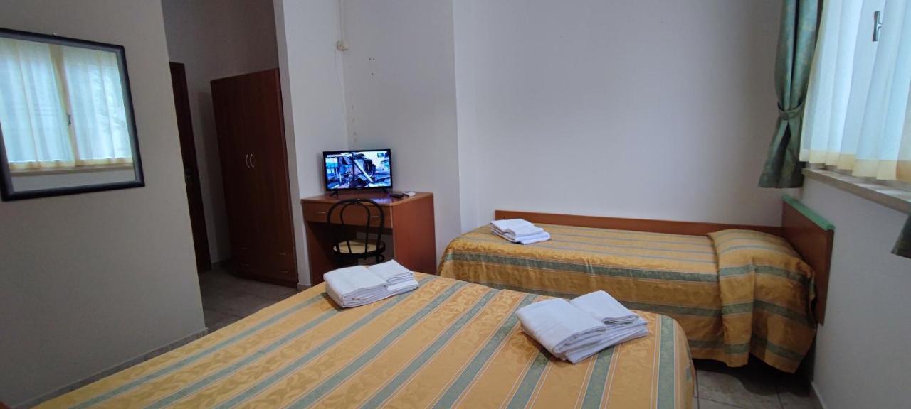 Hotel Zeus Lido Di Classe Room Only Εξωτερικό φωτογραφία